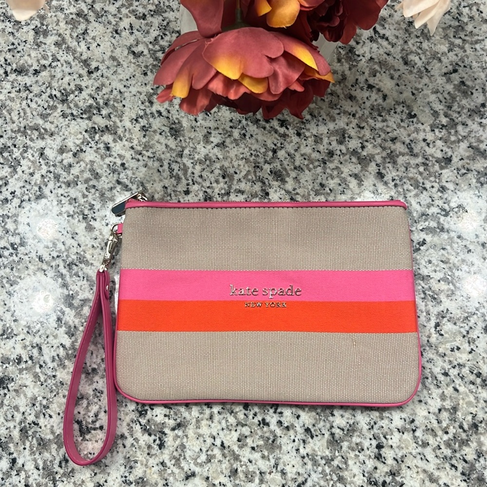 NWOT Kate Spade wristlet